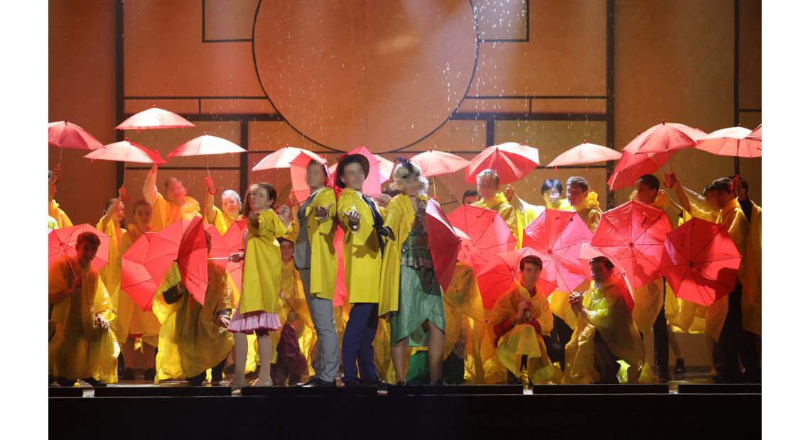 Southland's liner on stage for Singin' in the Rain!